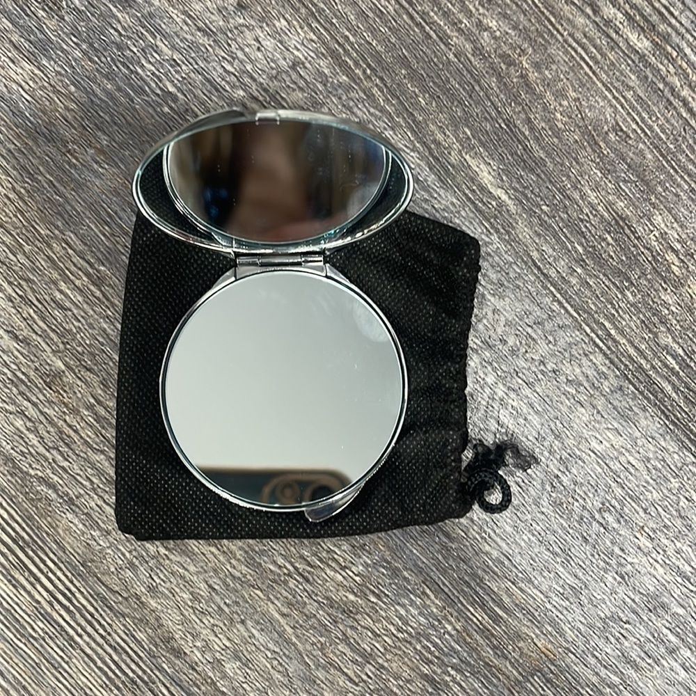 Mirror - Picture 3 of 7